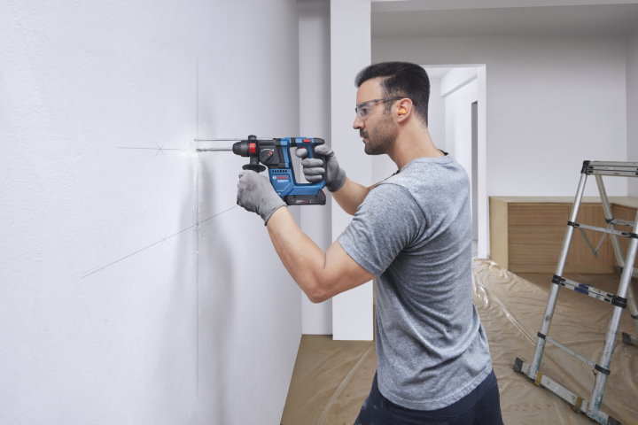 Акумулаторен безчетков перфоратор Bosch Blue GBH 18V-18 solo, снимка 7 - Акумулаторни перфоратори