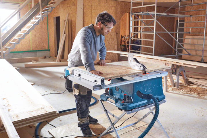 Отрезна машина Bosch Blue GTS 635-216, снимка 5 - Стационарни циркуляри