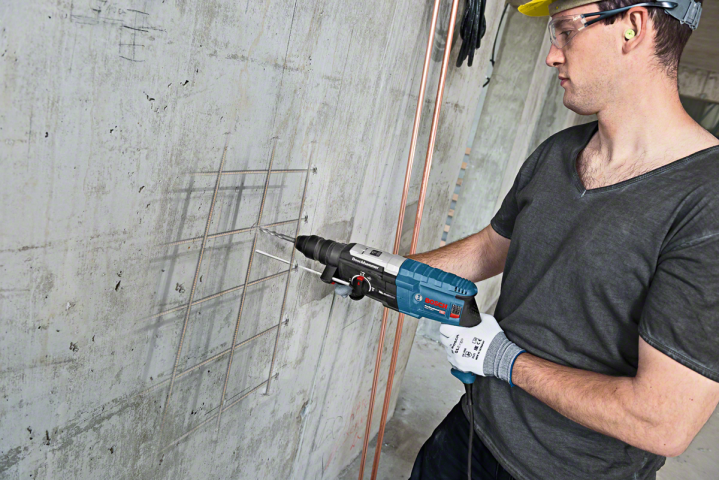 Перфоратор Bosch Blue GBH 2-28, снимка 8 - Електроинструменти