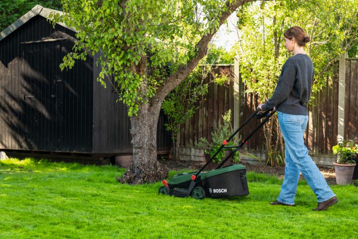 Акумулаторна косачка Bosch Rotak 18V-34, снимка 4 - Косачки