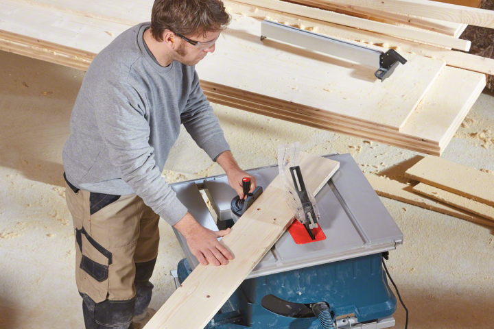 Отрезна машина Bosch Blue GTS 635-216, снимка 3 - Стационарни циркуляри