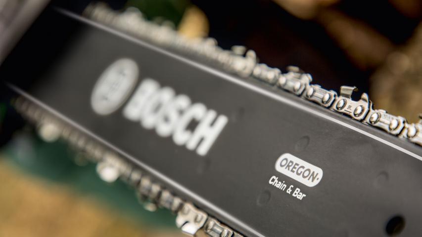 Електрически верижен трион Bosch UniversalChain 35, снимка 2 - Верижни триони