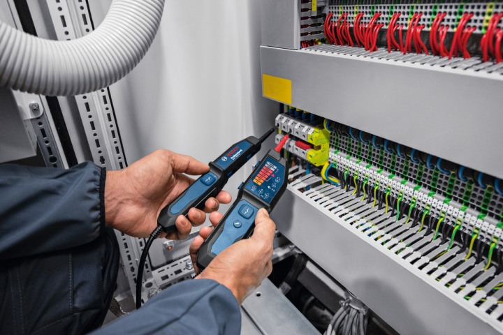 Тестер за напрежение Bosch Blue GVT 1000-15, снимка 4 - Детектори