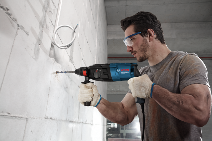 Перфоратор Bosch Blue GBH 240, снимка 3 - Кабелни перфоратори