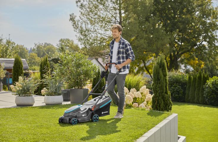 Електрическа косачка Gardena PowerMax 37/1800 G2, снимка 3 - Косачки