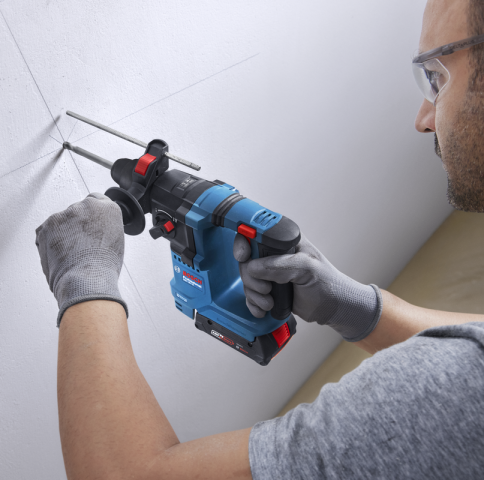 Акумулаторен комплект Bosch Blue GSB+GBH+GWS+2xGBA 4.0Ah+GAL18V-40, снимка 9 - Акумулаторни комплекти