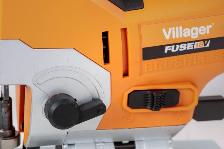 Акумулаторен прободен трион Villager FUSE VLN 1320 Solo, снимка 2 - Акумулаторни прободни триони