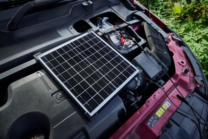 Зарядно устройство соларно Osram 20 W 12 V, снимка 2 - Зарядни устройства