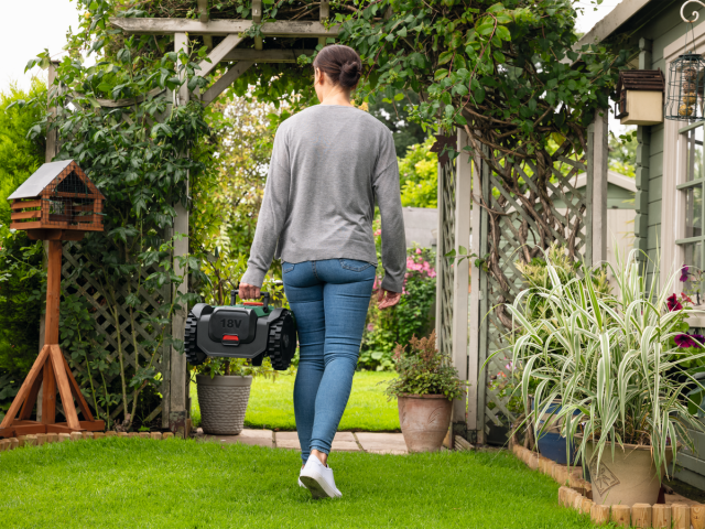 Косачка робот Bosch Visimow 18V-200, снимка 4 - Косящи роботи