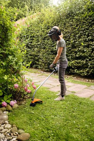 Моторна коса Stihl FS 38, снимка 3 - Тримери и коси